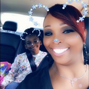 Meet your Posher, Alicia